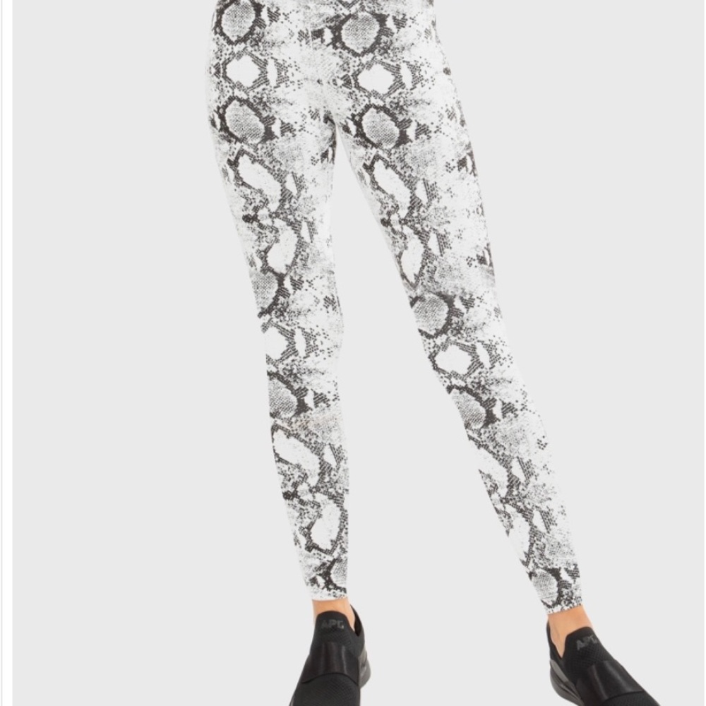 Koral Drive Python High Rise Legging - Picture 14 of 14